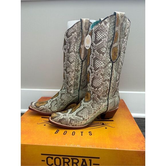 NIB Corral Gold Full Python Limited Edition Women’s Cowboy Boots Size 7.5 - Picture 4 of 11